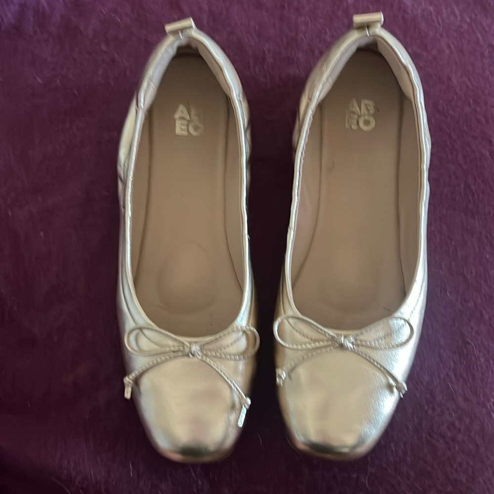 Abeo Cadence Gold Ballerina flats 9.5